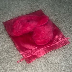 *NEW* Savage X Fenty Fuzzy Slippers